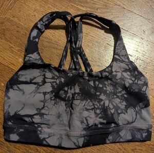 EUC Lululemon sports bra, 4